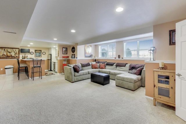 10473 S George DRIVE, Oak Creek, WI 53154