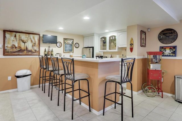 10473 S George DRIVE, Oak Creek, WI 53154