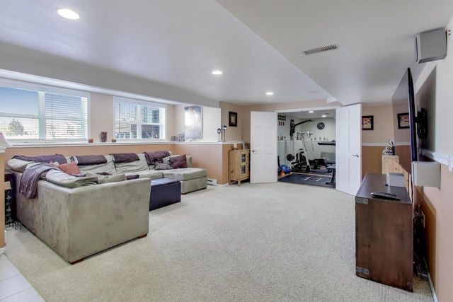 10473 S George DRIVE, Oak Creek, WI 53154