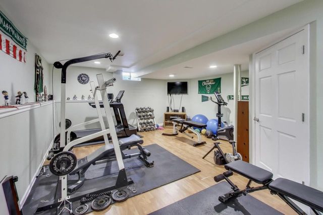 10473 S George DRIVE, Oak Creek, WI 53154