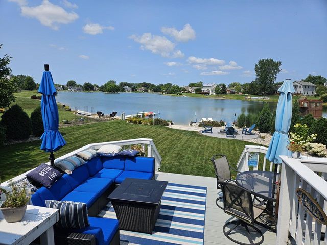 10473 S George DRIVE, Oak Creek, WI 53154