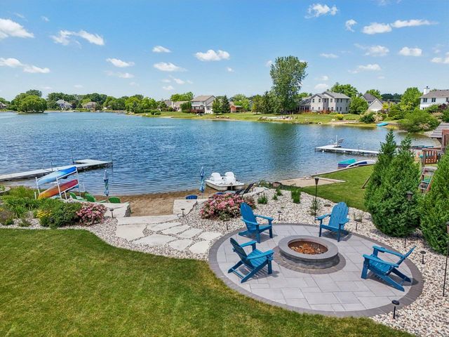 10473 S George DRIVE, Oak Creek, WI 53154