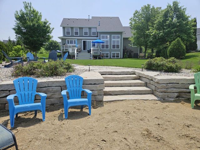 10473 S George DRIVE, Oak Creek, WI 53154