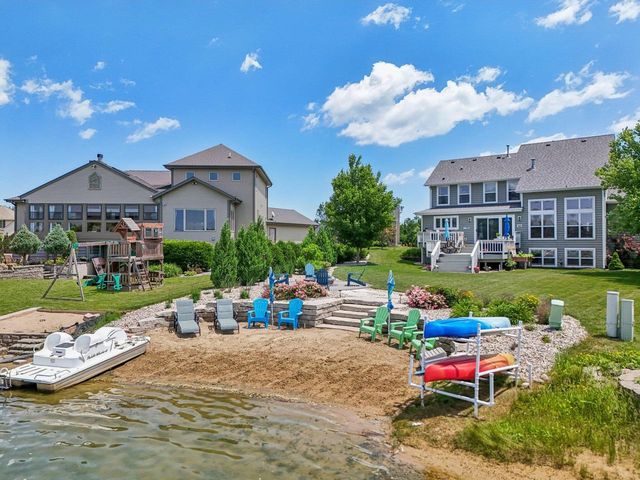 10473 S George DRIVE, Oak Creek, WI 53154