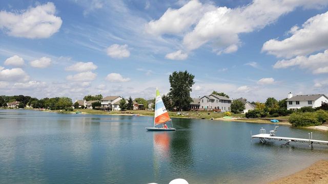 10473 S George DRIVE, Oak Creek, WI 53154