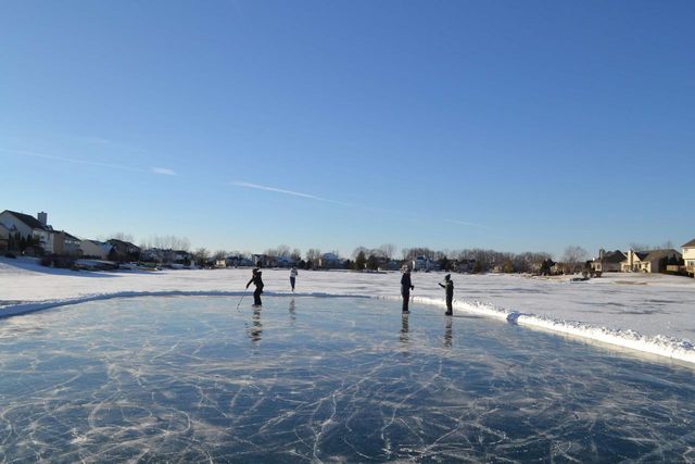 10473 S George DRIVE, Oak Creek, WI 53154