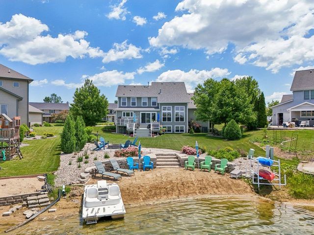 10473 S George DRIVE, Oak Creek, WI 53154