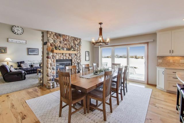 10473 S George DRIVE, Oak Creek, WI 53154