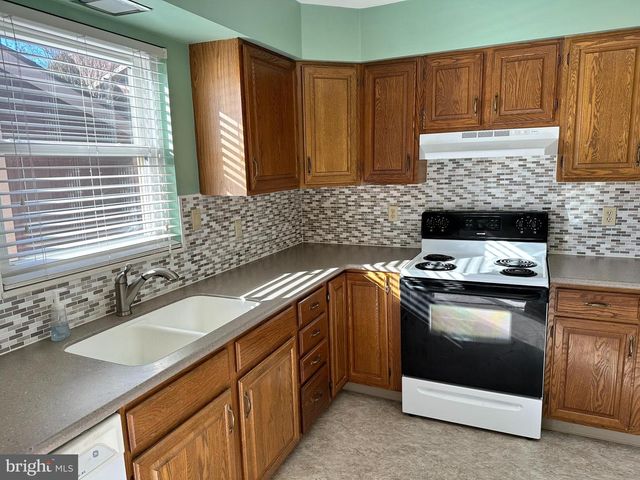 835 CHARLOTTE WAY, Enola, PA 17025