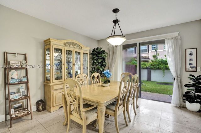 220 Riverwalk Cir, Sunrise, FL 33326