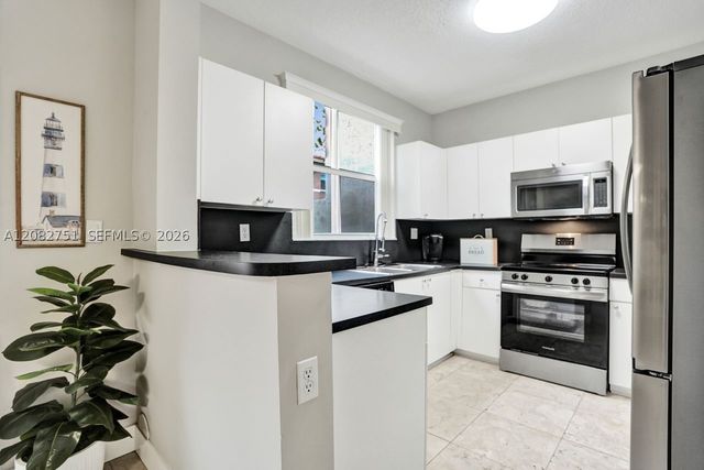 220 Riverwalk Cir, Sunrise, FL 33326
