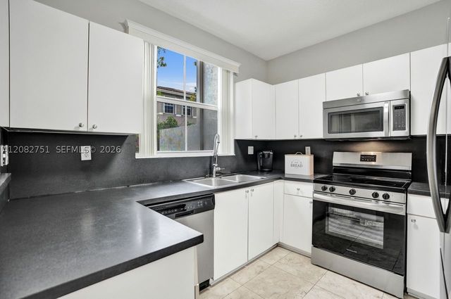 220 Riverwalk Cir, Sunrise, FL 33326