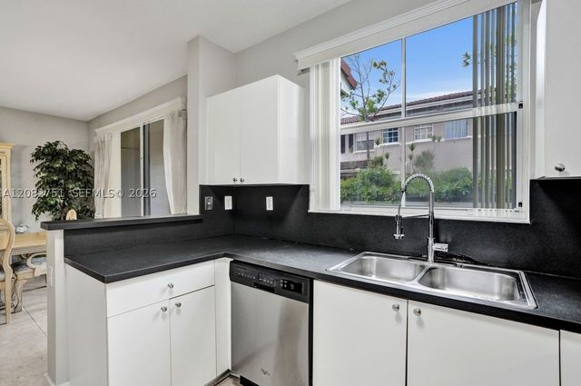 220 Riverwalk Cir, Sunrise, FL 33326