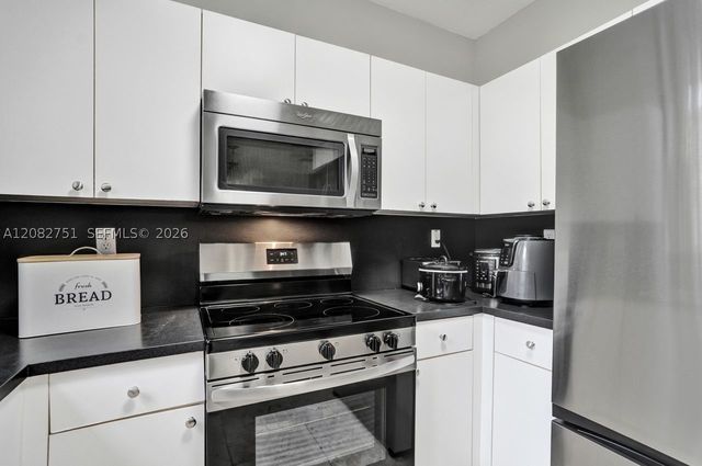 220 Riverwalk Cir, Sunrise, FL 33326