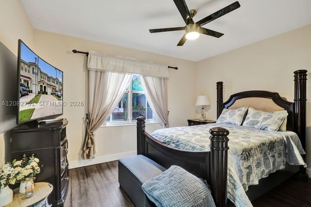 220 Riverwalk Cir, Sunrise, FL 33326