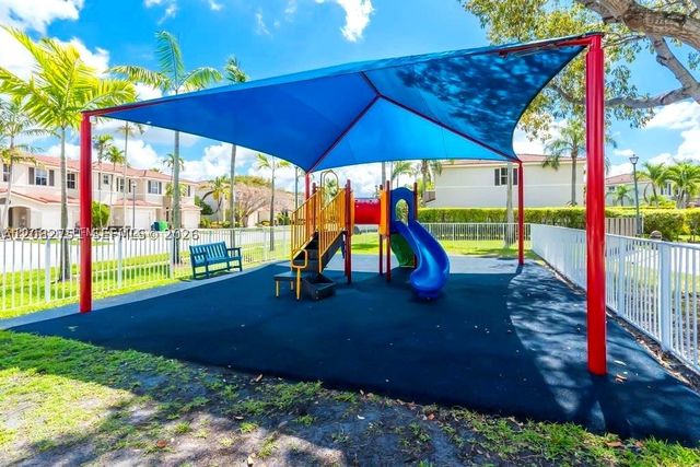 220 Riverwalk Cir, Sunrise, FL 33326