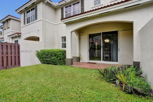 220 Riverwalk Cir, Sunrise, FL 33326