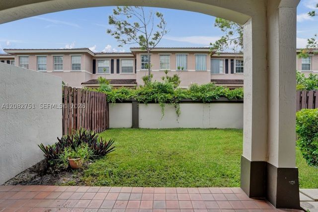 220 Riverwalk Cir, Sunrise, FL 33326