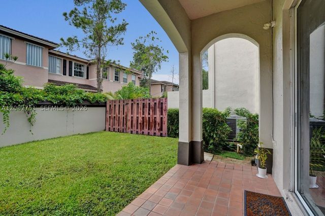 220 Riverwalk Cir, Sunrise, FL 33326