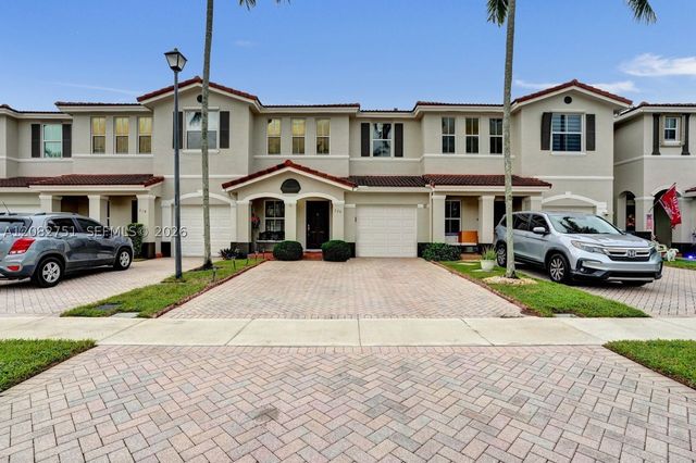 220 Riverwalk Cir, Sunrise, FL 33326