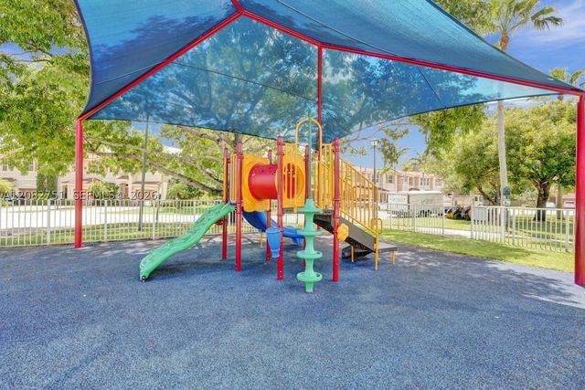 220 Riverwalk Cir, Sunrise, FL 33326