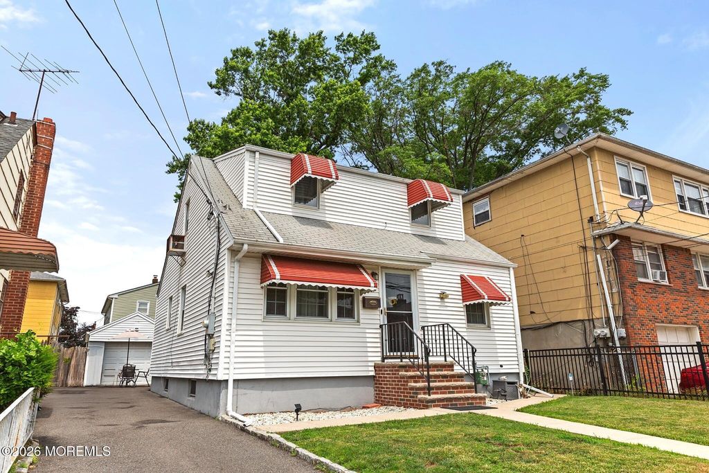 1147 Passaic Avenue, Linden, NJ 07036