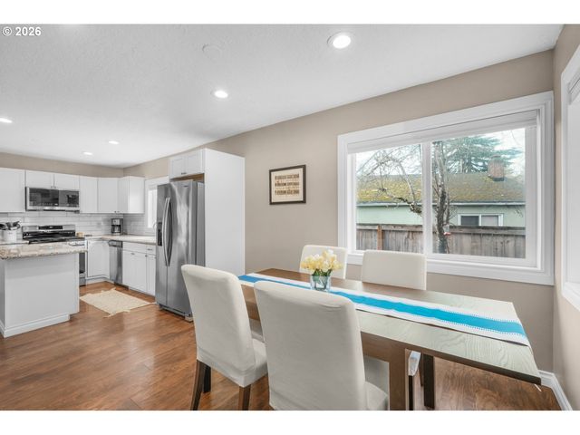 1411 DIVISION St, Oregon City, OR 97045