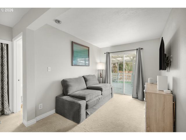 1411 DIVISION St, Oregon City, OR 97045