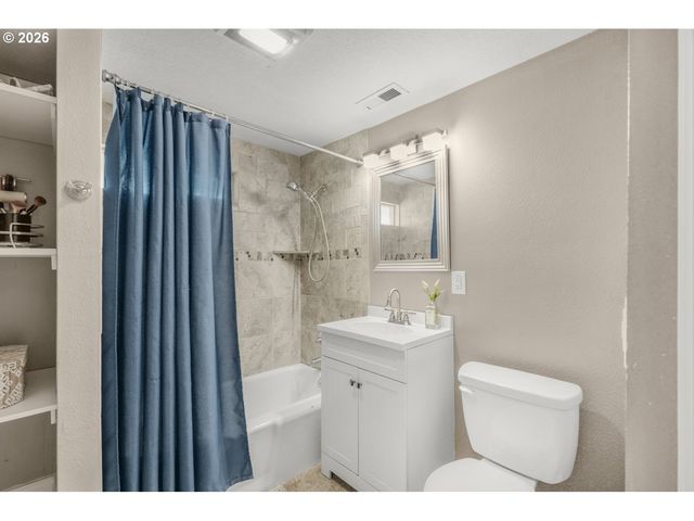 1411 DIVISION St, Oregon City, OR 97045