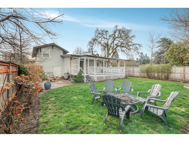 1411 DIVISION St, Oregon City, OR 97045