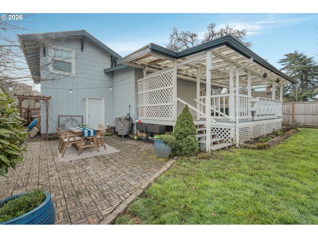 1411 DIVISION St, Oregon City, OR 97045