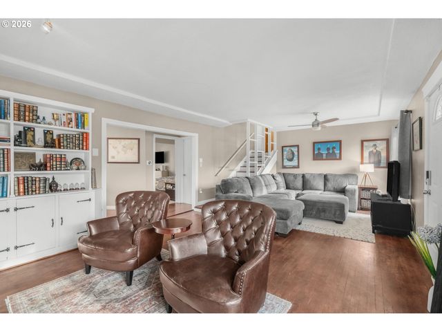 1411 DIVISION St, Oregon City, OR 97045