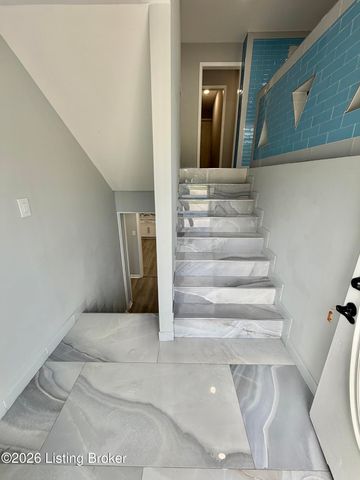 6709 Cooper Chapel Rd, Louisville, KY 40229