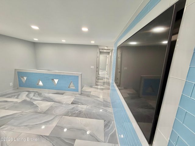 6709 Cooper Chapel Rd, Louisville, KY 40229