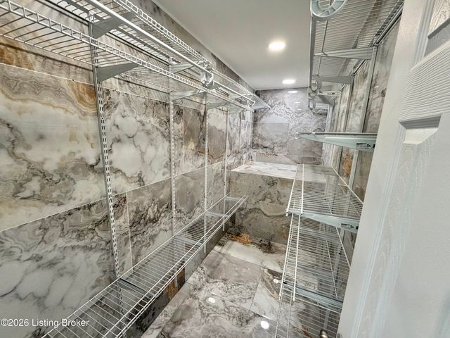 6709 Cooper Chapel Rd, Louisville, KY 40229