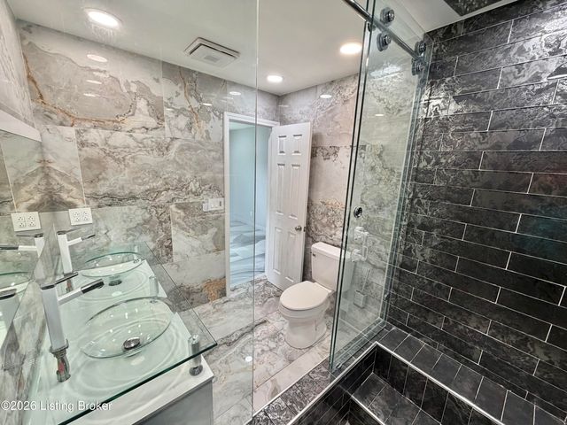 6709 Cooper Chapel Rd, Louisville, KY 40229