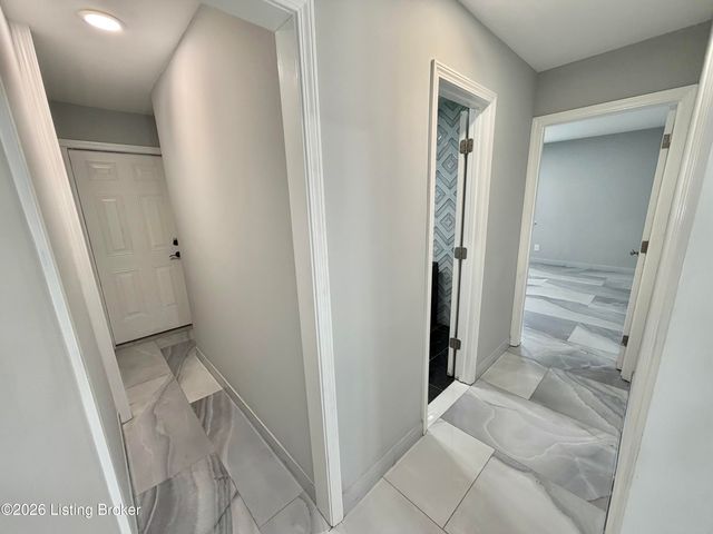 6709 Cooper Chapel Rd, Louisville, KY 40229