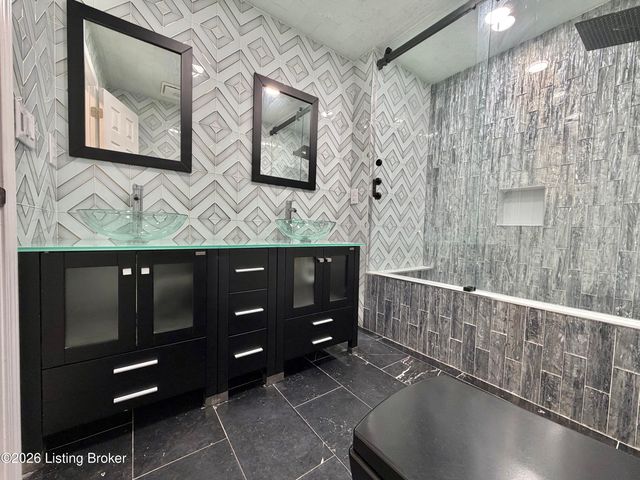 6709 Cooper Chapel Rd, Louisville, KY 40229