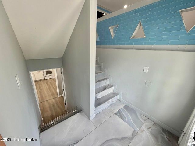6709 Cooper Chapel Rd, Louisville, KY 40229