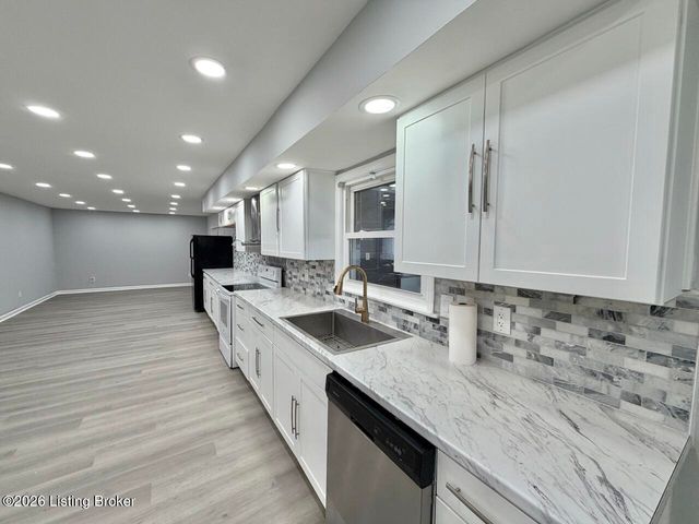 6709 Cooper Chapel Rd, Louisville, KY 40229