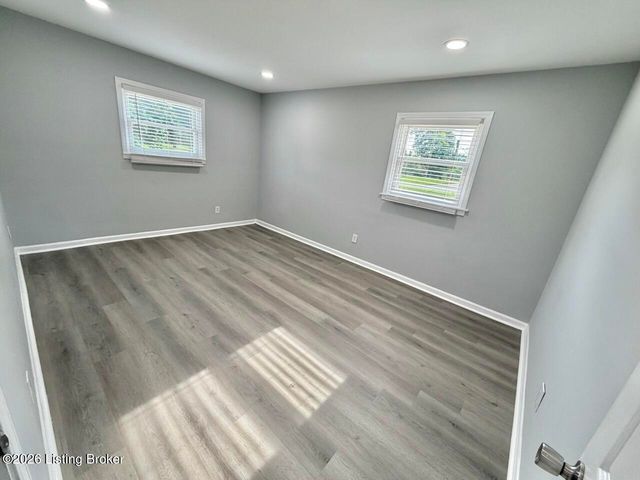 6709 Cooper Chapel Rd, Louisville, KY 40229