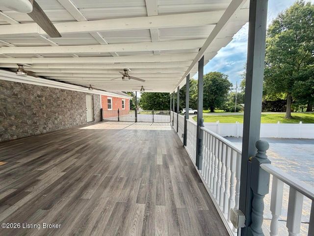 6709 Cooper Chapel Rd, Louisville, KY 40229