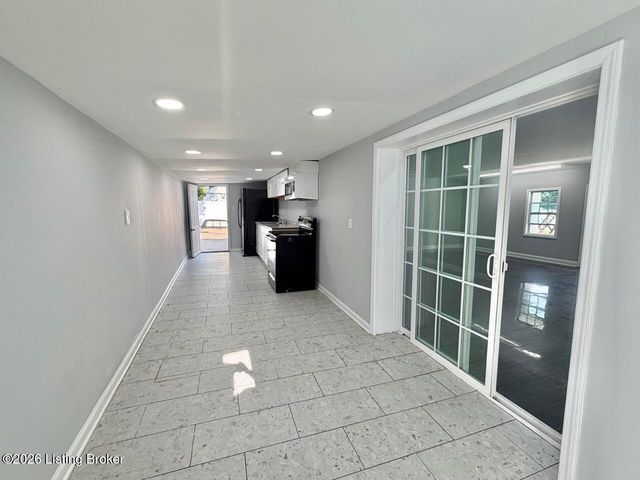 6709 Cooper Chapel Rd, Louisville, KY 40229