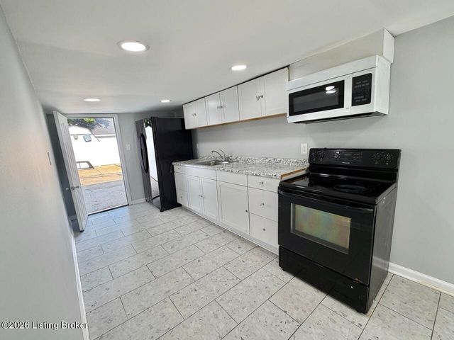 6709 Cooper Chapel Rd, Louisville, KY 40229