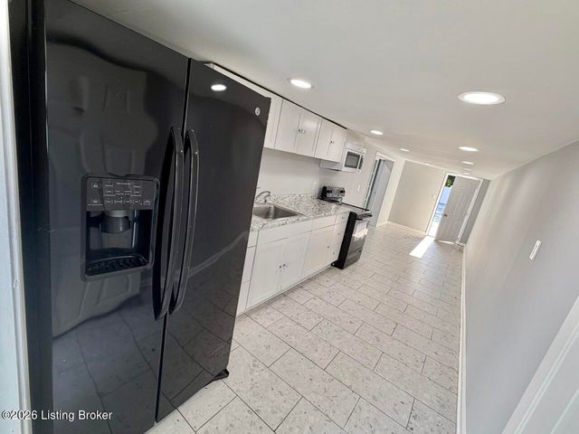 6709 Cooper Chapel Rd, Louisville, KY 40229