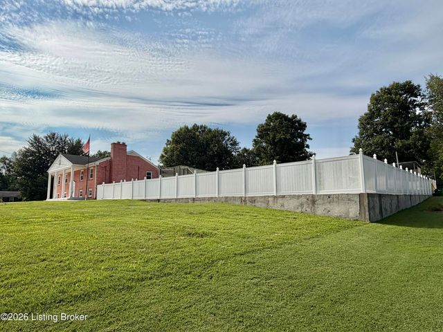 6709 Cooper Chapel Rd, Louisville, KY 40229