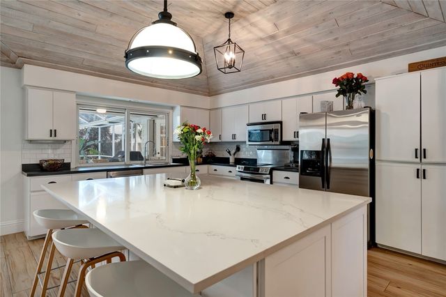 1024 Palmar De Ays Drive, Vero Beach, FL 32963