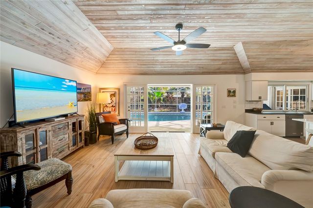 1024 Palmar De Ays Drive, Vero Beach, FL 32963