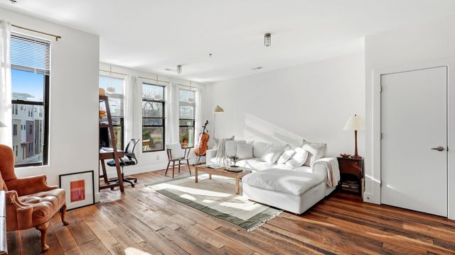 1225 4th Ave S Apt 114, Nashville, TN 37210