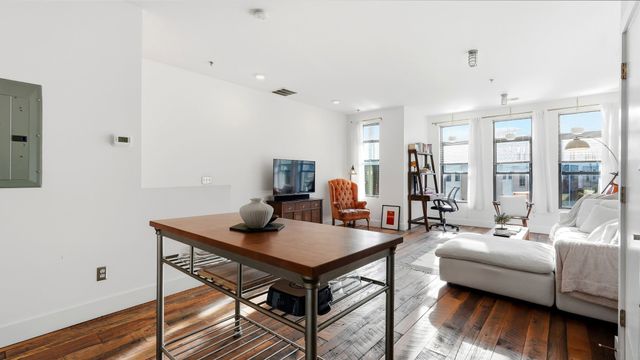 1225 4th Ave S Apt 114, Nashville, TN 37210